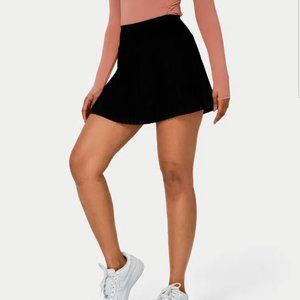 HALARA Black Pleated Skirt